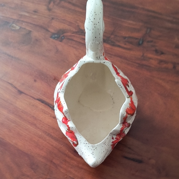 Elegant Swan Ceramic Hand Made Art Piece - White and Red - Picture 4 of 4